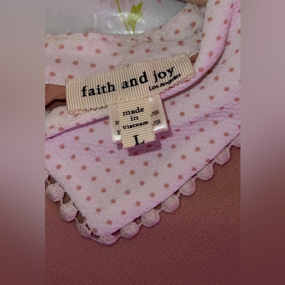 Faith and Joy Women’s Pink Polka Dot Blouse (NEW) - Picture 7 of 9